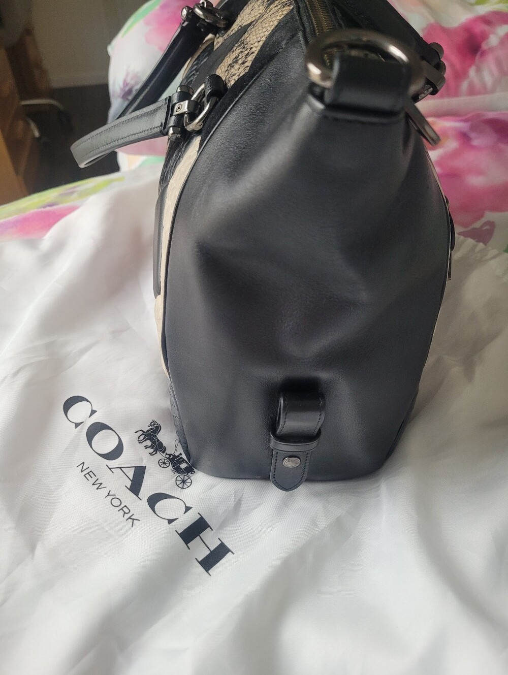 Coach Purse, Vintage. "Canyon Quilt Primrose" In embossed leather - Picture 12 of 16